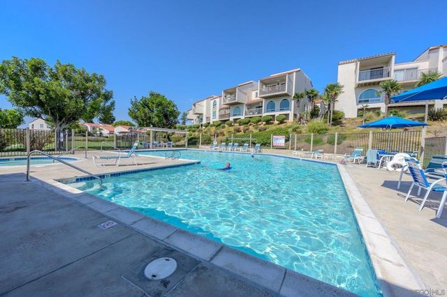 6677 Paseo Del Norte F, Carlsbad, CA 92011