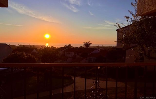 6677 Paseo Del Norte F, Carlsbad, CA 92011