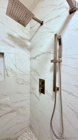 6677 Paseo Del Norte F, Carlsbad, CA 92011