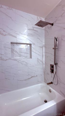 6677 Paseo Del Norte F, Carlsbad, CA 92011