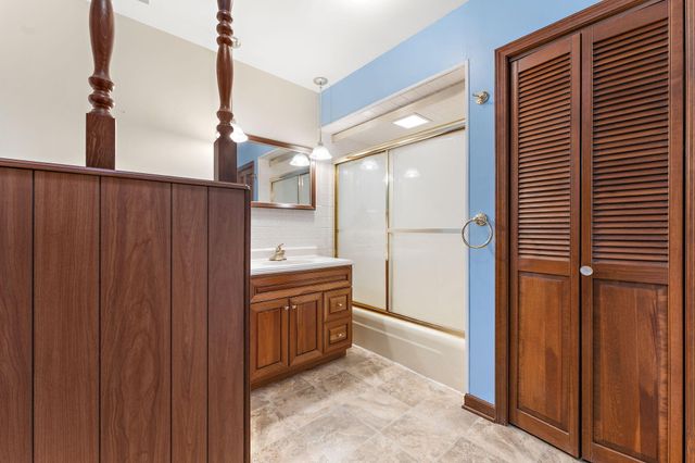 1012 N Meridian Road, Chesterton, IN 46304