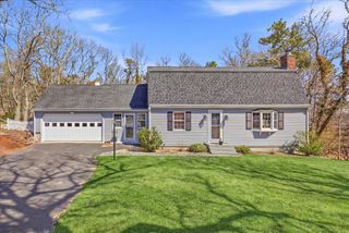 8 Canapitsit Drive, Teaticket, MA 02536