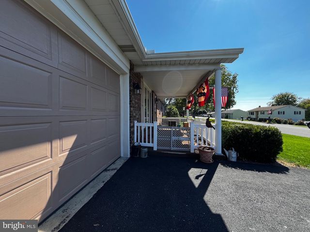 931 OAK LN, Lebanon, PA 17046