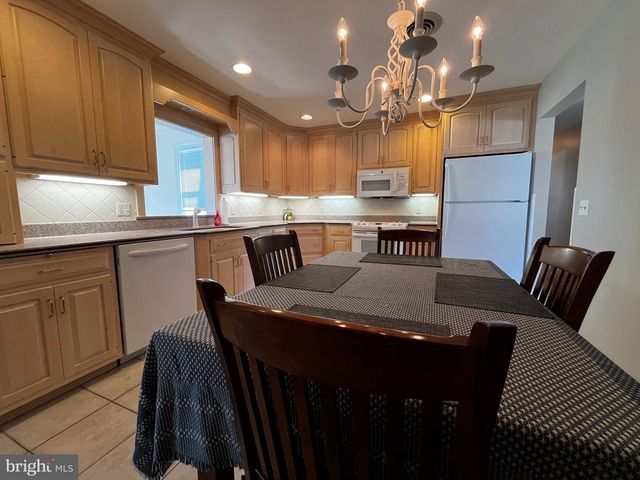 931 OAK LN, Lebanon, PA 17046