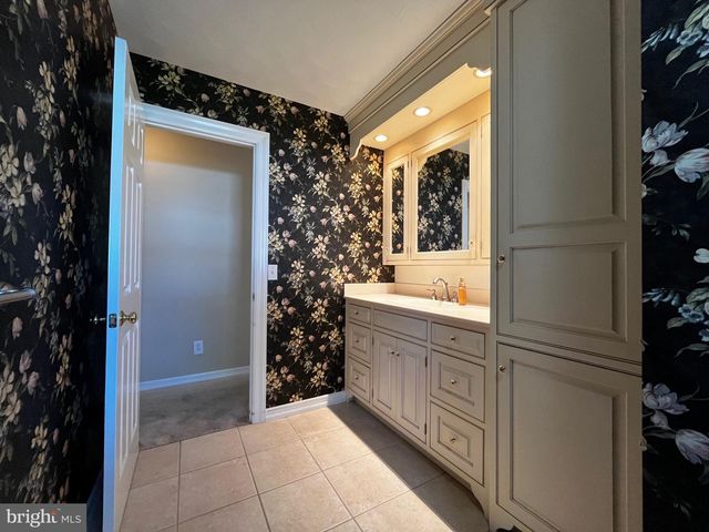 931 OAK LN, Lebanon, PA 17046