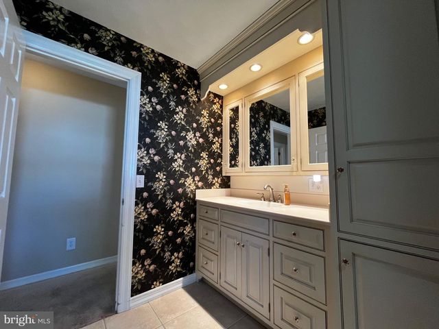 931 OAK LN, Lebanon, PA 17046