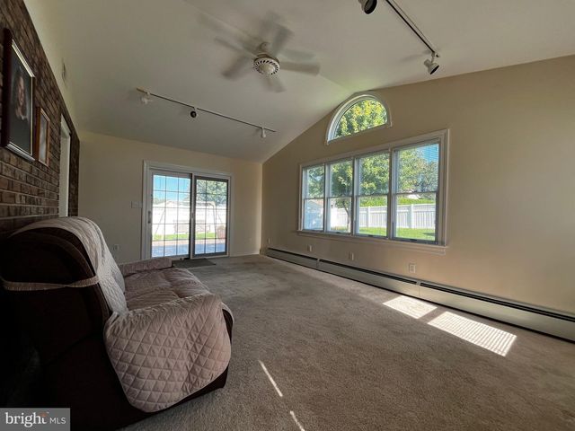 931 OAK LN, Lebanon, PA 17046
