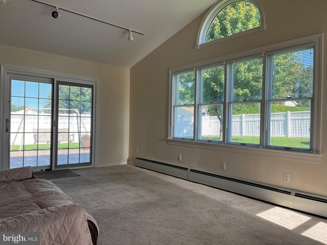 931 OAK LN, Lebanon, PA 17046