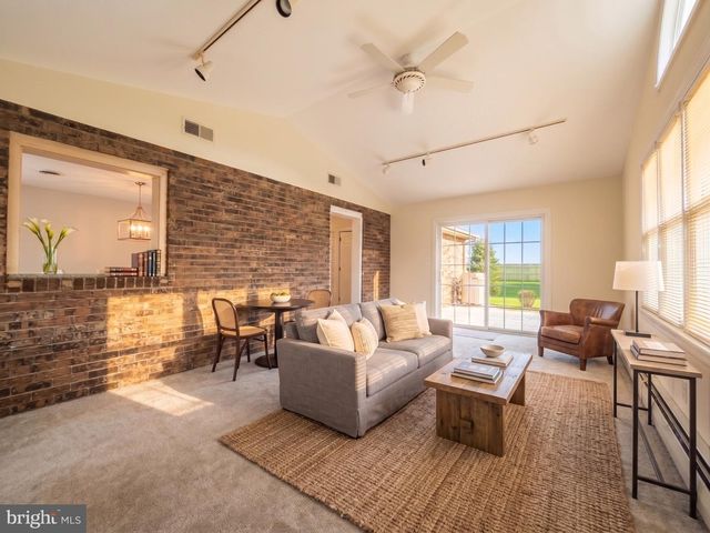 931 OAK LN, Lebanon, PA 17046