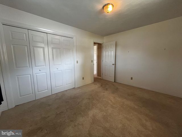 931 OAK LN, Lebanon, PA 17046