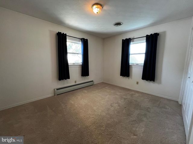 931 OAK LN, Lebanon, PA 17046