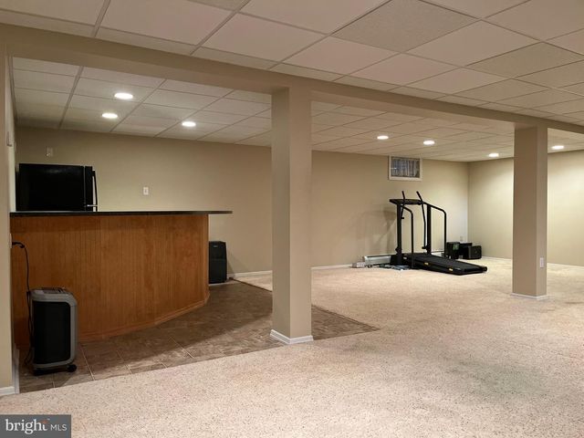 931 OAK LN, Lebanon, PA 17046