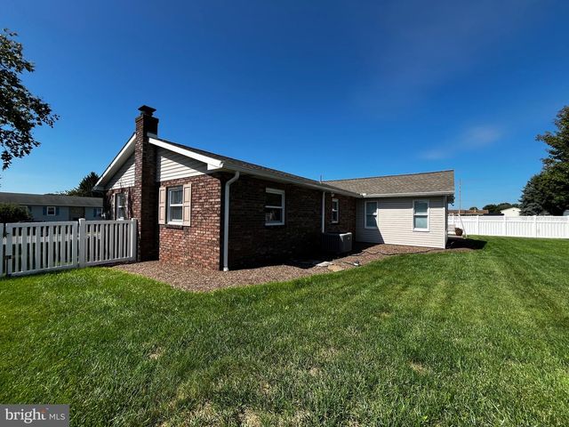 931 OAK LN, Lebanon, PA 17046
