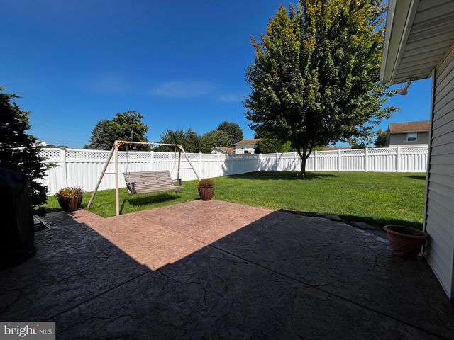 931 OAK LN, Lebanon, PA 17046