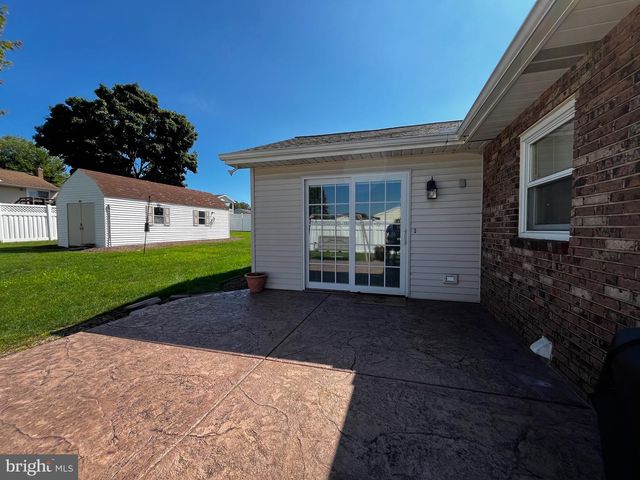 931 OAK LN, Lebanon, PA 17046