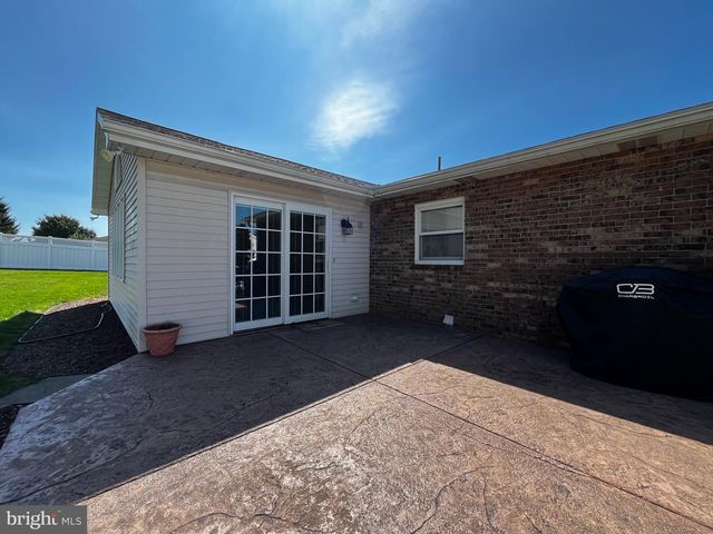931 OAK LN, Lebanon, PA 17046
