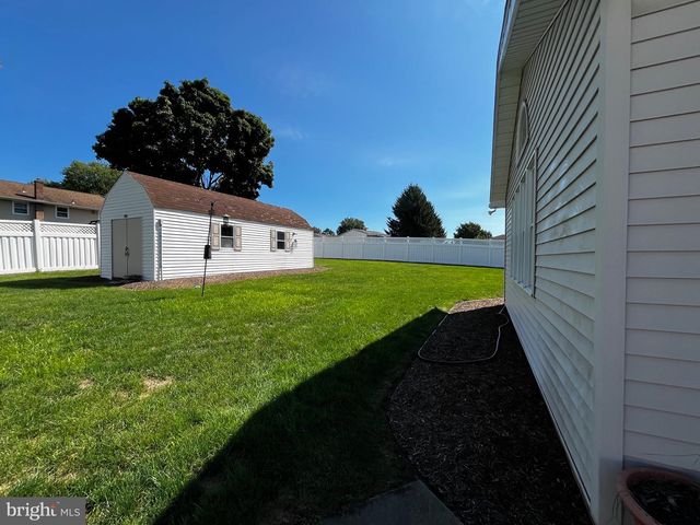 931 OAK LN, Lebanon, PA 17046