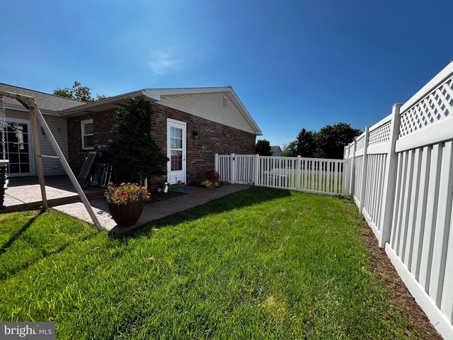 931 OAK LN, Lebanon, PA 17046