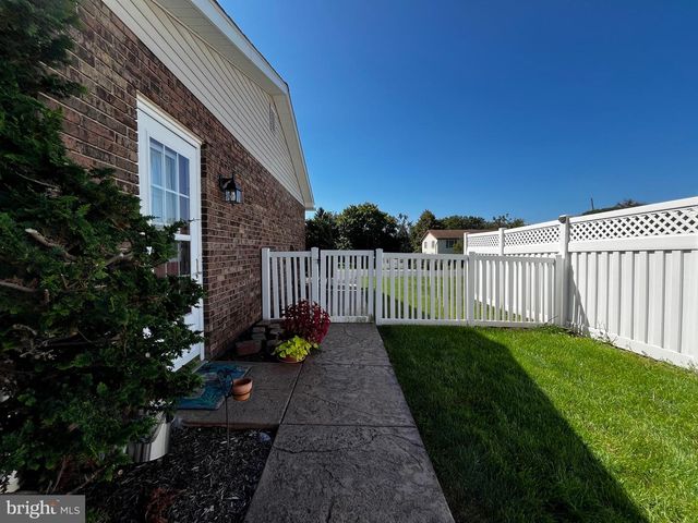 931 OAK LN, Lebanon, PA 17046