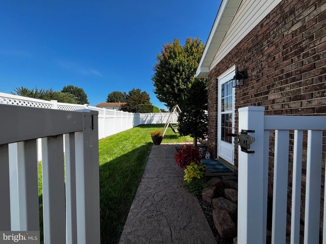 931 OAK LN, Lebanon, PA 17046