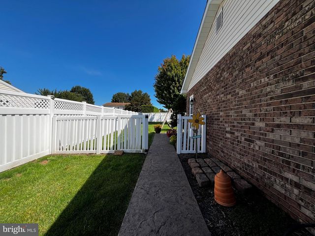 931 OAK LN, Lebanon, PA 17046