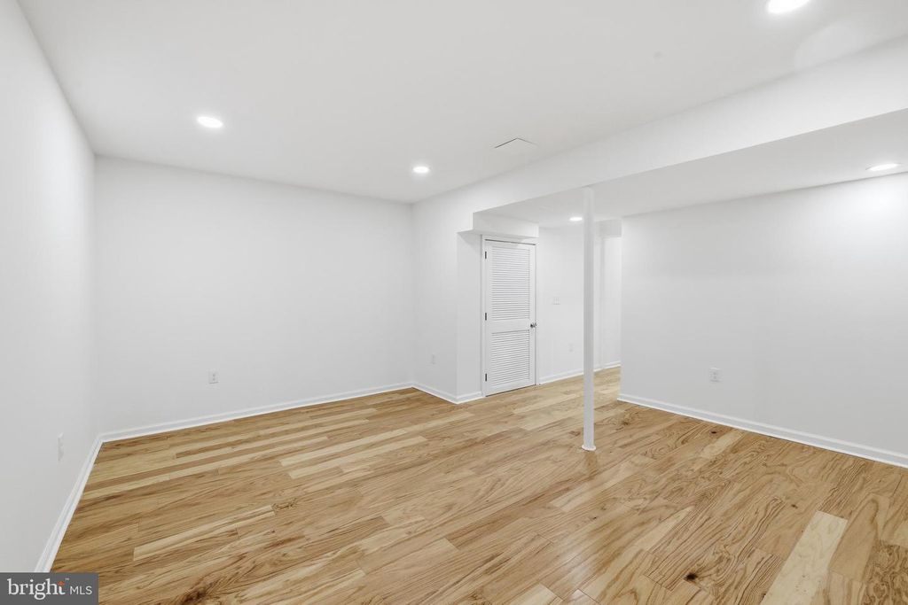 Image 17 of property listing at 1206 TURPIN LN, Baltimore, MD 21202