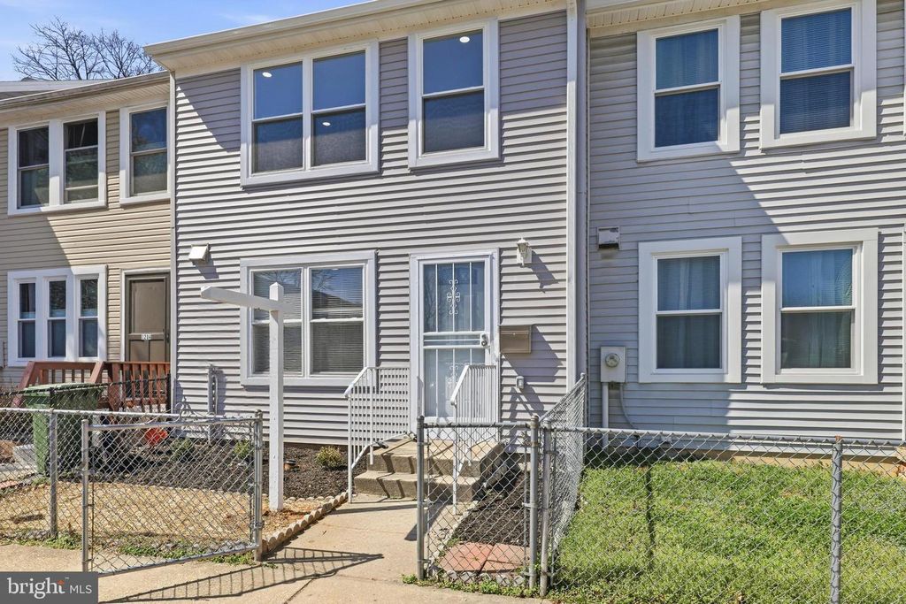 Image 2 of property listing at 1206 TURPIN LN, Baltimore, MD 21202