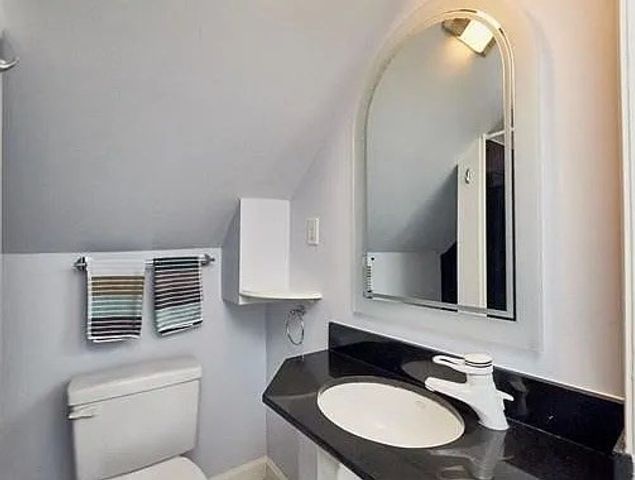 32 Sciarappa St 2, Cambridge, MA 02138