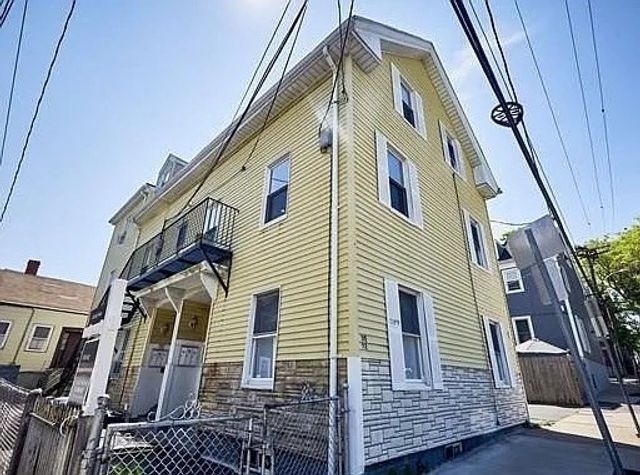 32 Sciarappa St 2, Cambridge, MA 02138