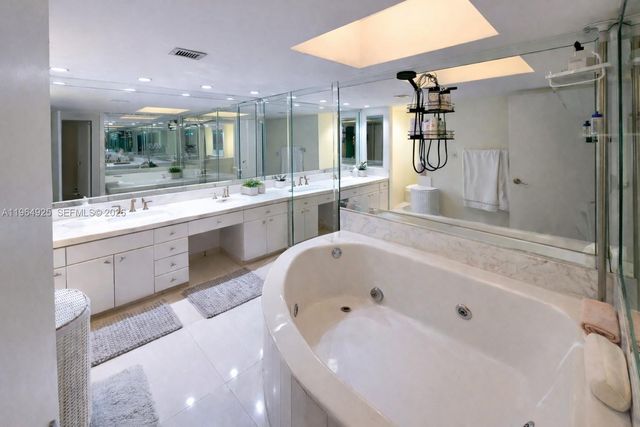 19707 Turnberry Way 20G, Aventura, FL 33180