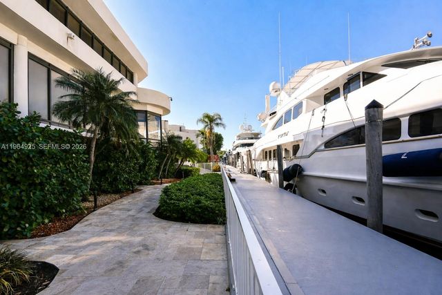 19707 Turnberry Way 20G, Aventura, FL 33180