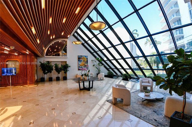 19707 Turnberry Way 20G, Aventura, FL 33180