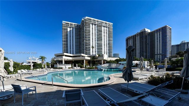 19707 Turnberry Way 20G, Aventura, FL 33180