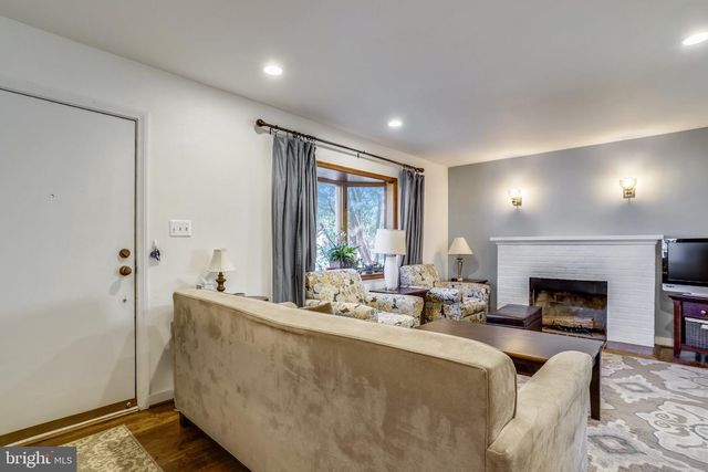 5137 25TH PL N, Arlington, VA 22207