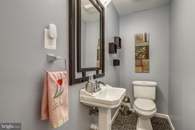 5137 25TH PL N, Arlington, VA 22207