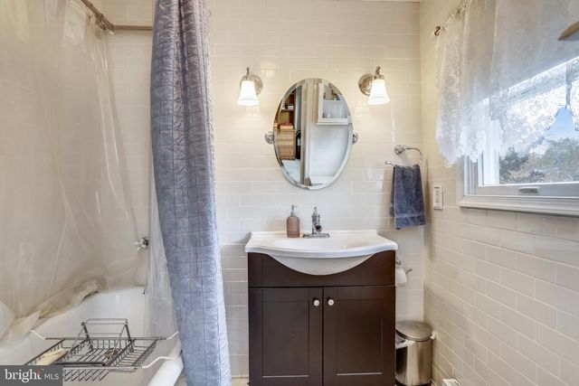 5137 25TH PL N, Arlington, VA 22207