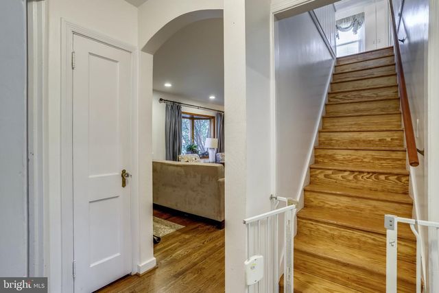 5137 25TH PL N, Arlington, VA 22207