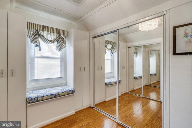 5137 25TH PL N, Arlington, VA 22207