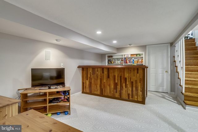 5137 25TH PL N, Arlington, VA 22207