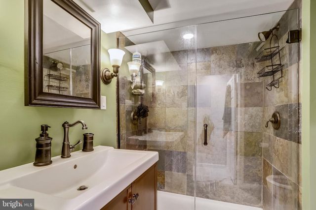 5137 25TH PL N, Arlington, VA 22207