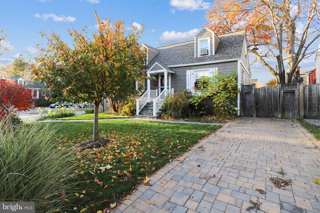 5137 25TH PL N, Arlington, VA 22207