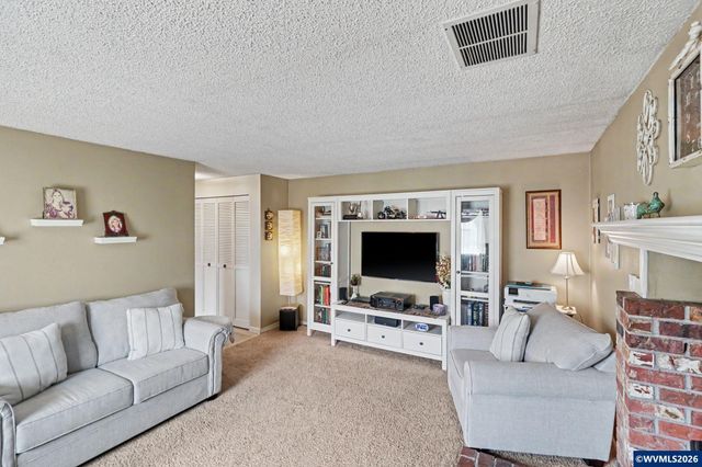 4540 Lark Ct NE, Salem, OR 97301