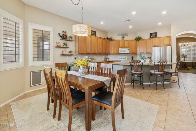 2997 E PARKVIEW Drive, Gilbert, AZ 85295