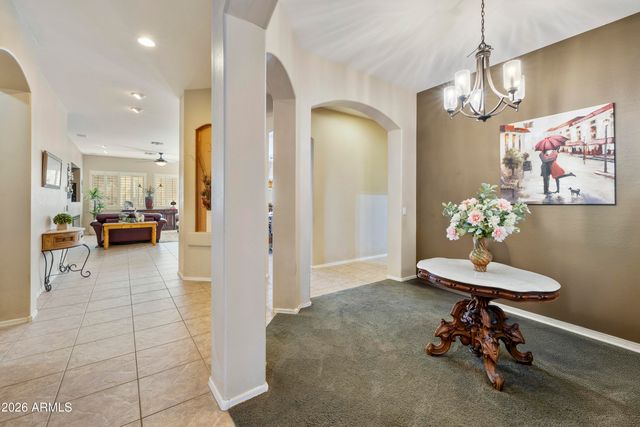 2997 E PARKVIEW Drive, Gilbert, AZ 85295