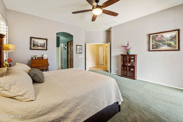 2997 E PARKVIEW Drive, Gilbert, AZ 85295