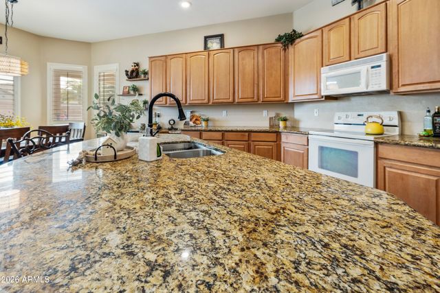 2997 E PARKVIEW Drive, Gilbert, AZ 85295