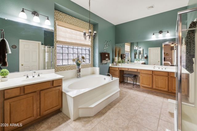 2997 E PARKVIEW Drive, Gilbert, AZ 85295