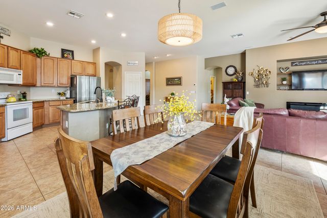 2997 E PARKVIEW Drive, Gilbert, AZ 85295