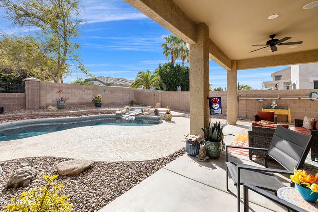 2997 E PARKVIEW Drive, Gilbert, AZ 85295