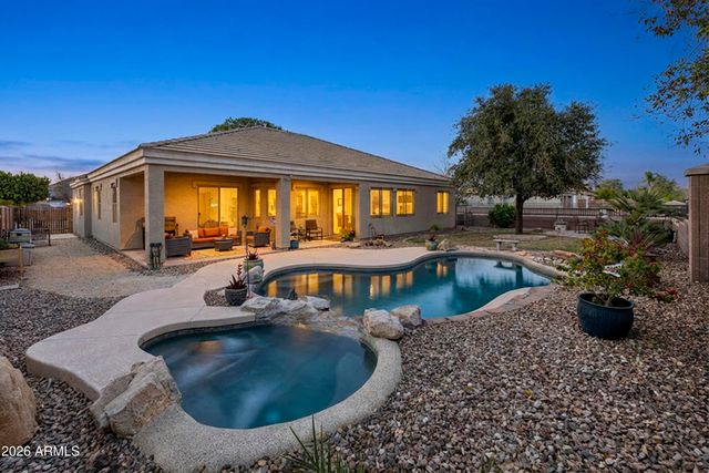 2997 E PARKVIEW Drive, Gilbert, AZ 85295